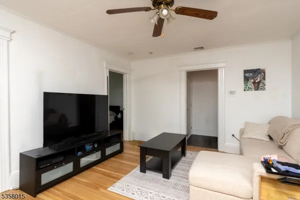 $2,150 | 389 Bloomfield Avenue, Unit 7, Caldwell, NJ 07006