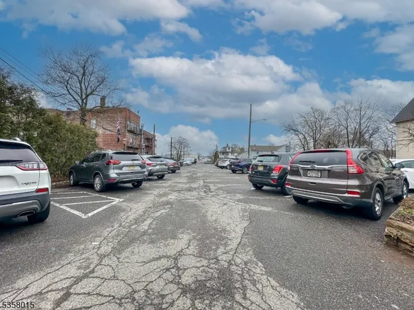 $2,150 | 389 Bloomfield Avenue, Unit 7, Caldwell, NJ 07006