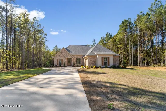 $398,500 | 143 Ashwood Lane, Mendenhall, MS 39114