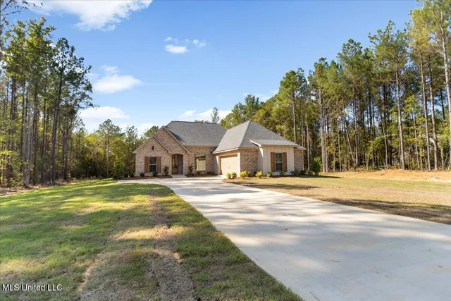 $398,500 | 143 Ashwood Lane, Mendenhall, MS 39114
