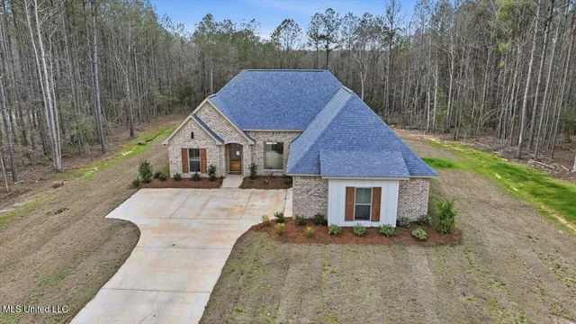 $398,500 | 143 Ashwood Lane, Mendenhall, MS 39114