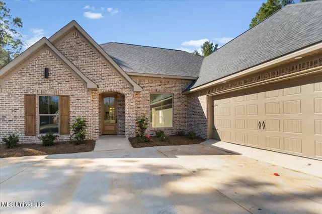 $398,500 | 143 Ashwood Lane, Mendenhall, MS 39114