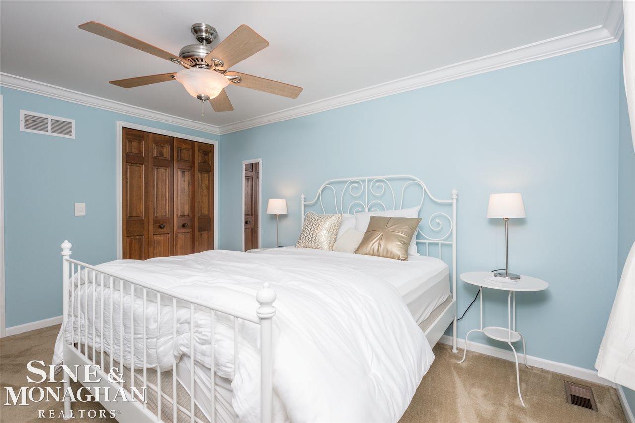 422 Lake Forest Road Rochester Hills, MI 48309 - Photo 27 of 59