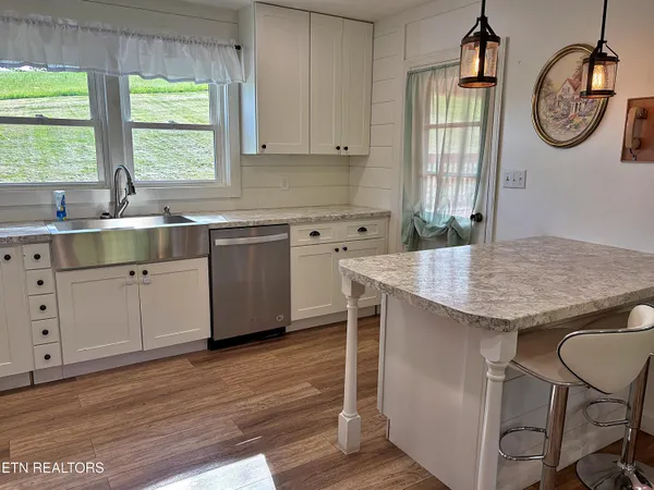 $420,000 | 573 Patterson Road, Harrogate, TN 37752