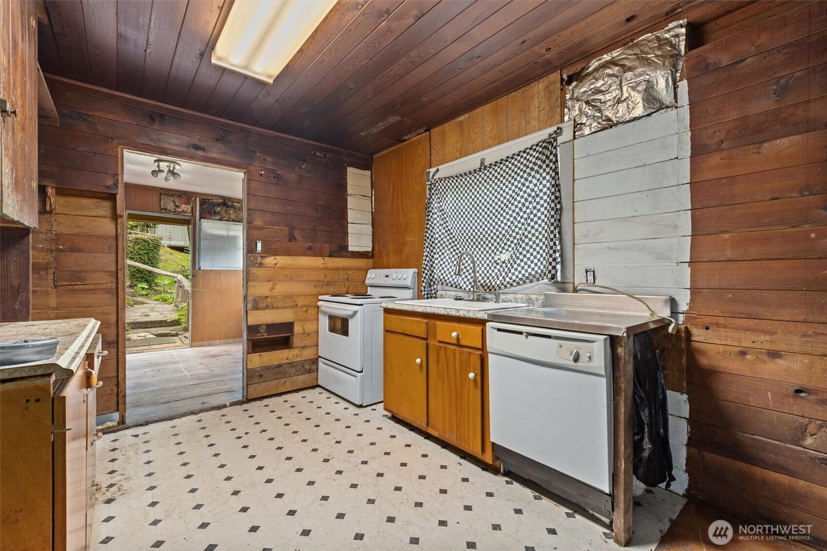 3817 Bells Beach Road Langley, WA 98260 - Photo 29 of 40