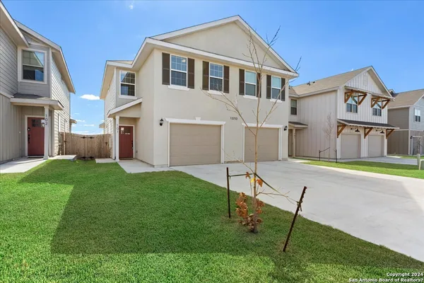 $1,725 | 13710 Enzo Gate, Unit 102, San Antonio, TX 78253