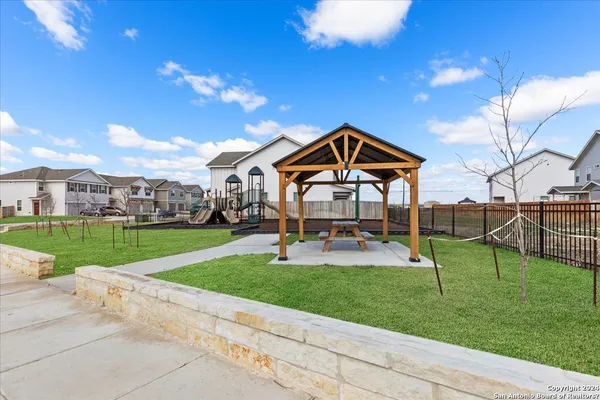 $1,725 | 13710 Enzo Gate, Unit 102, San Antonio, TX 78253