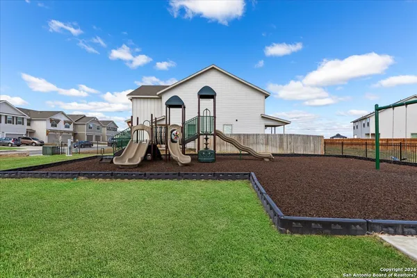 $1,725 | 13710 Enzo Gate, Unit 102, San Antonio, TX 78253