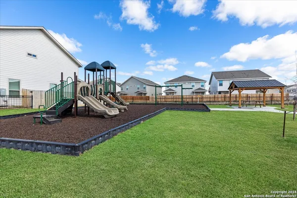$1,725 | 13710 Enzo Gate, Unit 102, San Antonio, TX 78253