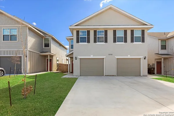 $1,725 | 13710 Enzo Gate, Unit 102, San Antonio, TX 78253