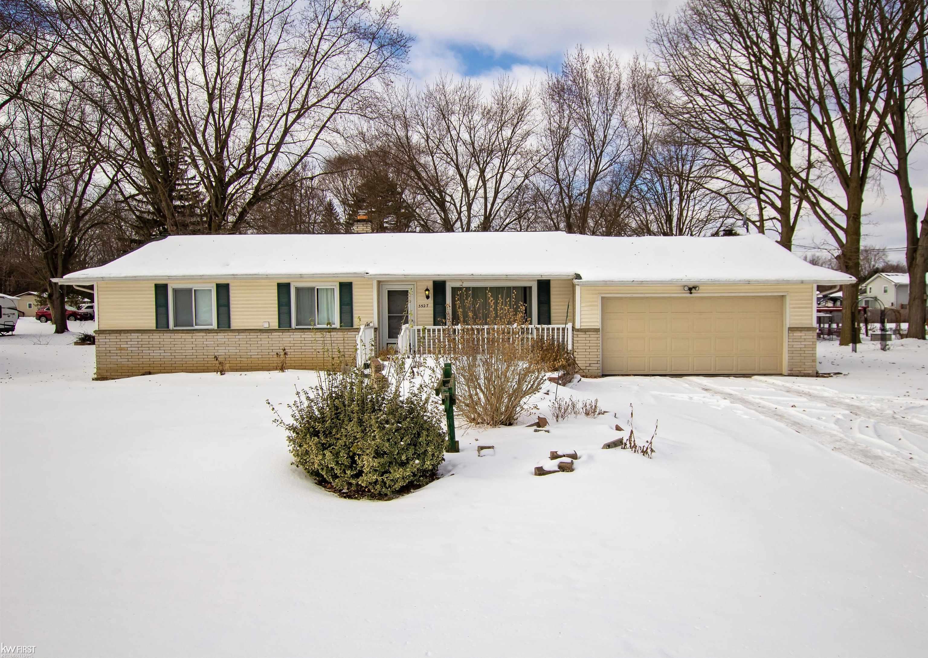 3527 North Genesee Road Flint, MI 48506 - Photo 1 of 27 50165356-5c7767ae-a8bb-4b99-b23e-4a79261ace1f.JPG
