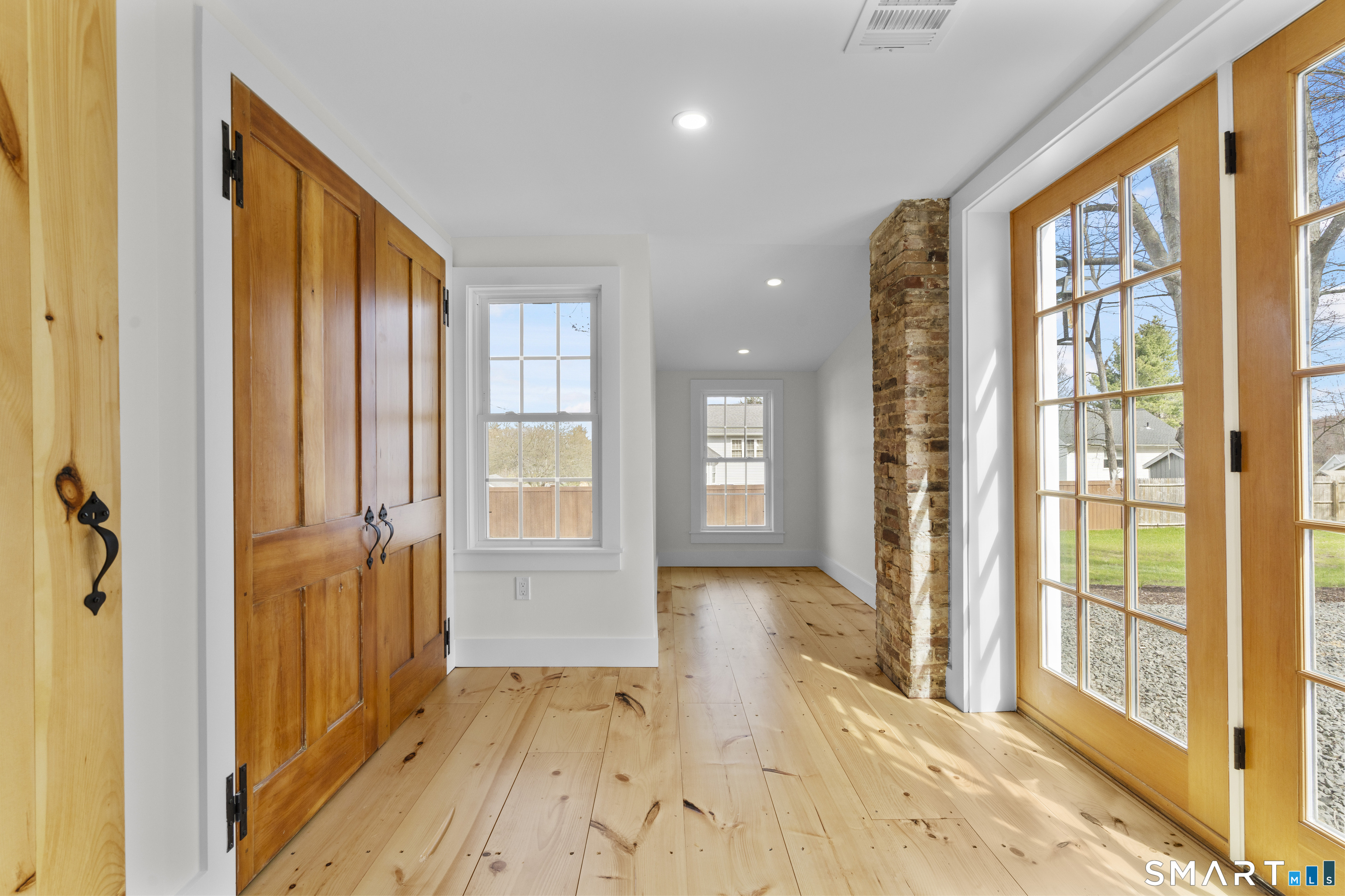 279 Keeney Street Manchester, CT 06040 - Photo 5 of 32
