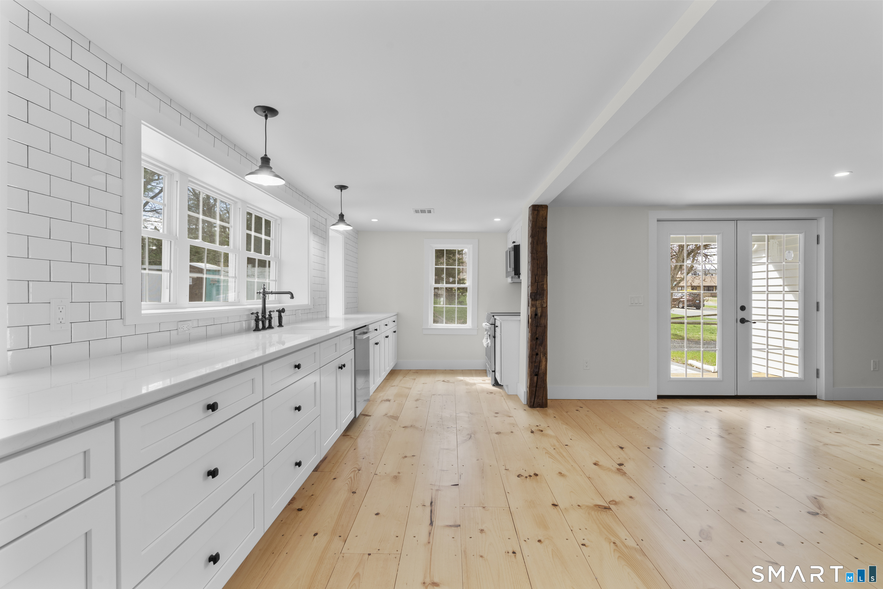 279 Keeney Street Manchester, CT 06040 - Photo 7 of 32