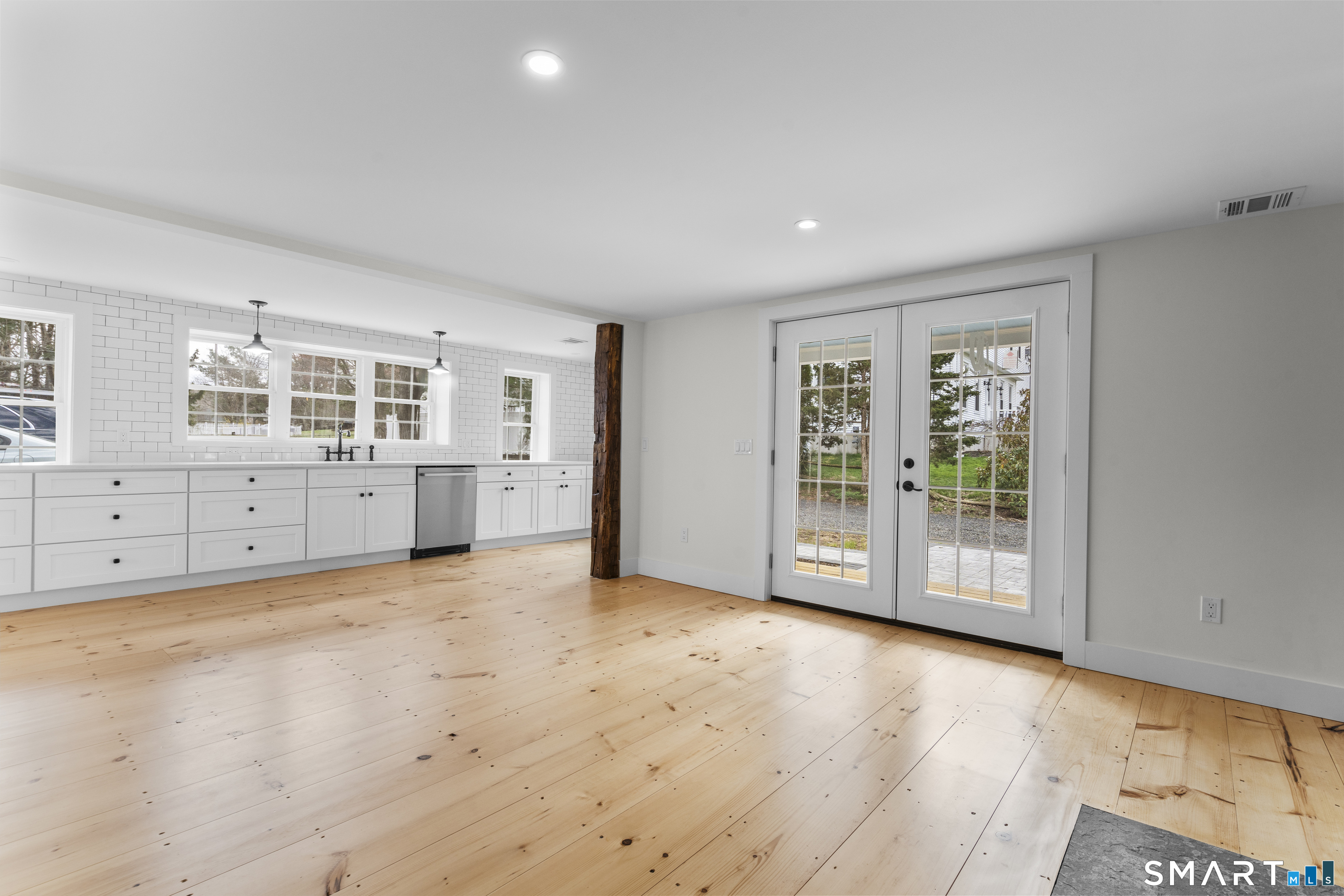 279 Keeney Street Manchester, CT 06040 - Photo 9 of 32