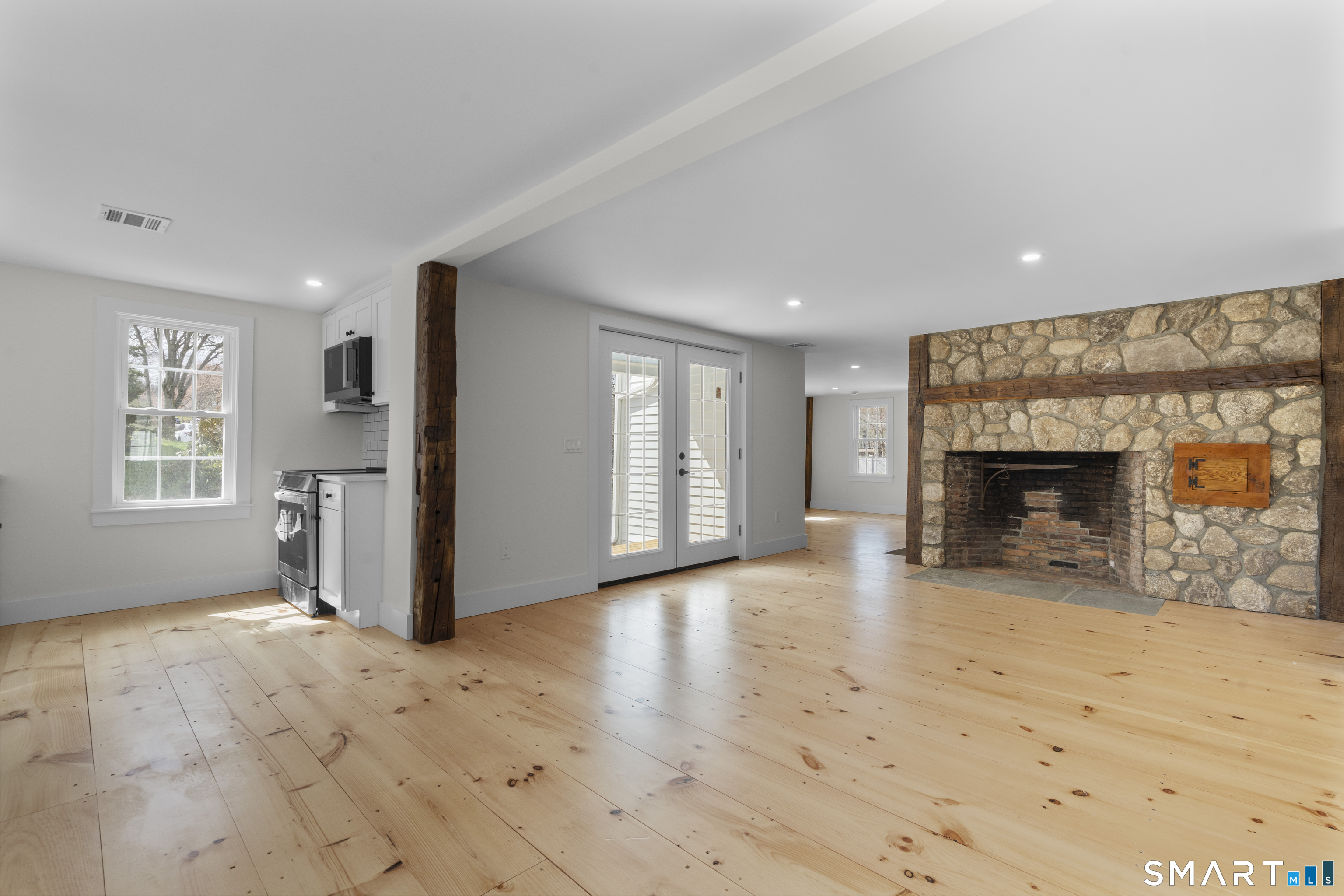 279 Keeney Street Manchester, CT 06040 - Photo 10 of 32
