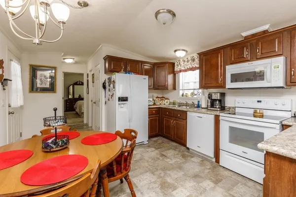 $265,000 | 556 Central Street, Unit 11, Leominster, MA 01453