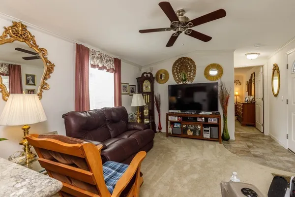 $265,000 | 556 Central Street, Unit 11, Leominster, MA 01453