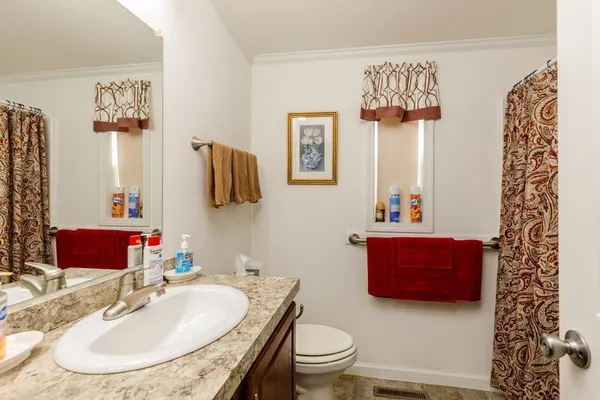 $265,000 | 556 Central Street, Unit 11, Leominster, MA 01453