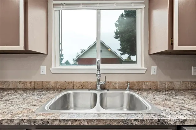 $344,900 | 1325 Amber Drive, Mountain Home, ID 83647