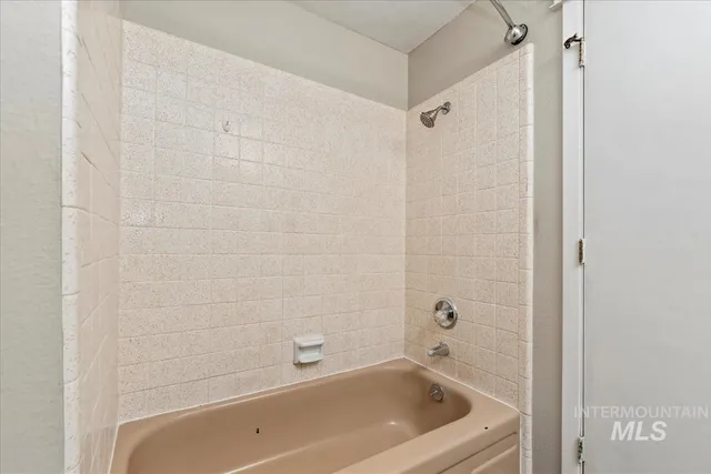 $344,900 | 1325 Amber Drive, Mountain Home, ID 83647