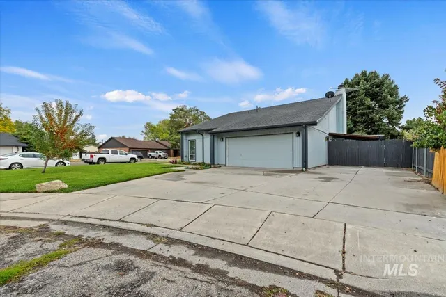 $344,900 | 1325 Amber Drive, Mountain Home, ID 83647