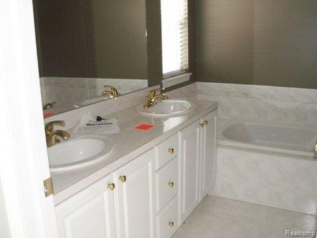 2664 Crooks Road, Unit 8 Royal Oak, MI 48073 - Photo 17 of 19 PICT0191