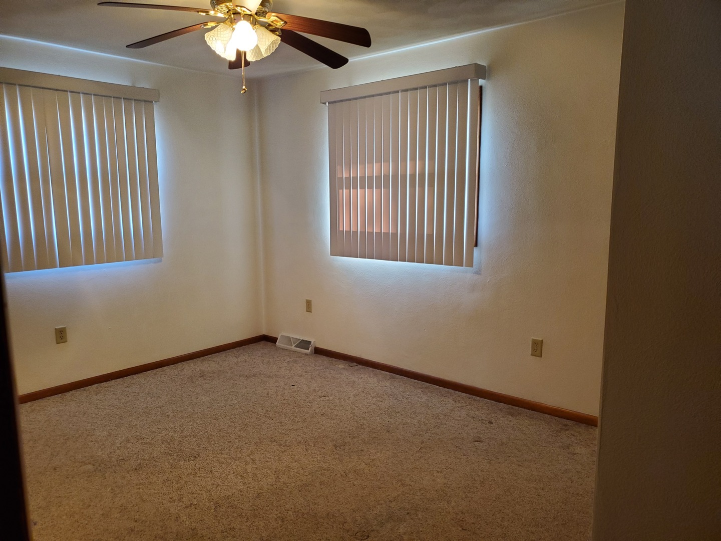 730 North 2853rd Road Utica, IL 61373 - Photo 3 of 23 an empty room with a window