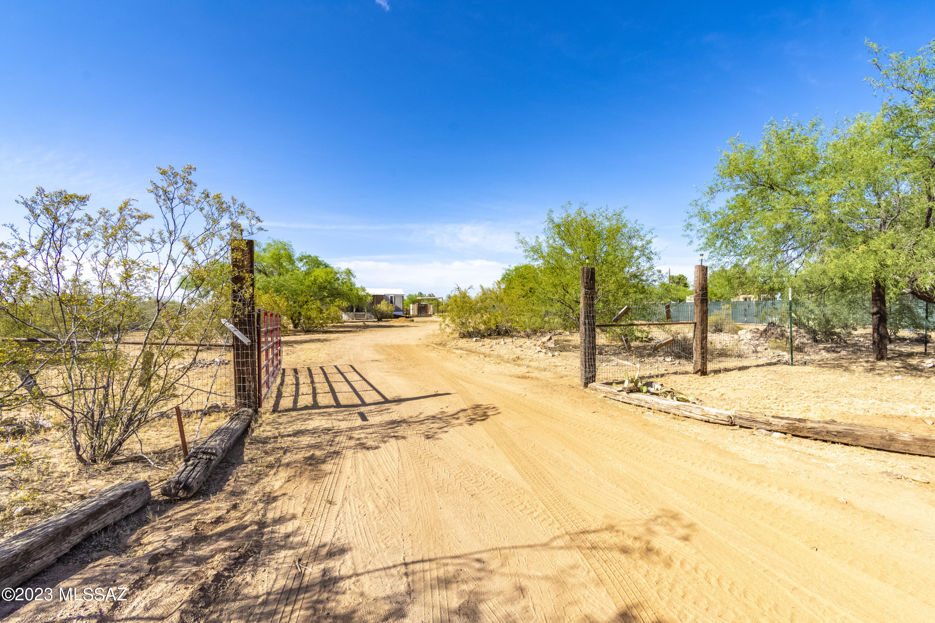 12190 West Camper Road Tucson, AZ 85743 - Photo 25 of 27