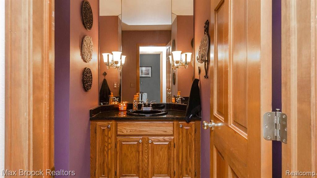 3750 Edinborough Drive Rochester Hills, MI 48306 - Photo 16 of 64