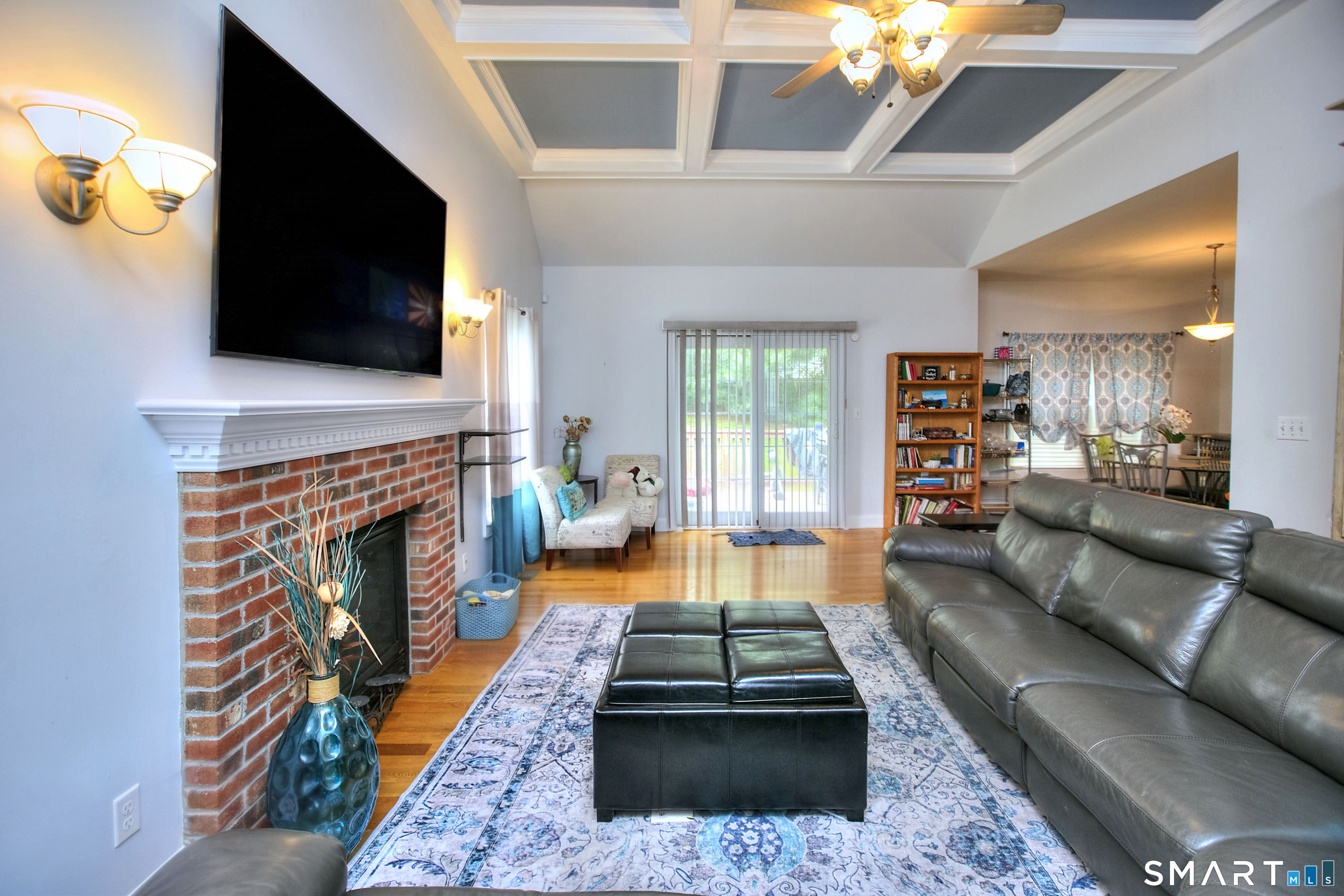 765 Cutspring Road Stratford, CT 06614 - Photo 5 of 33