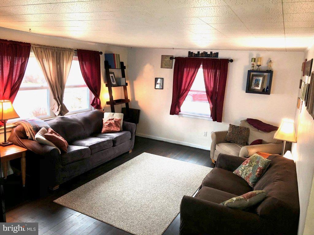 307 Madison Road Willow Grove, PA 19090 - Photo 2 of 18 Gallery Image 2