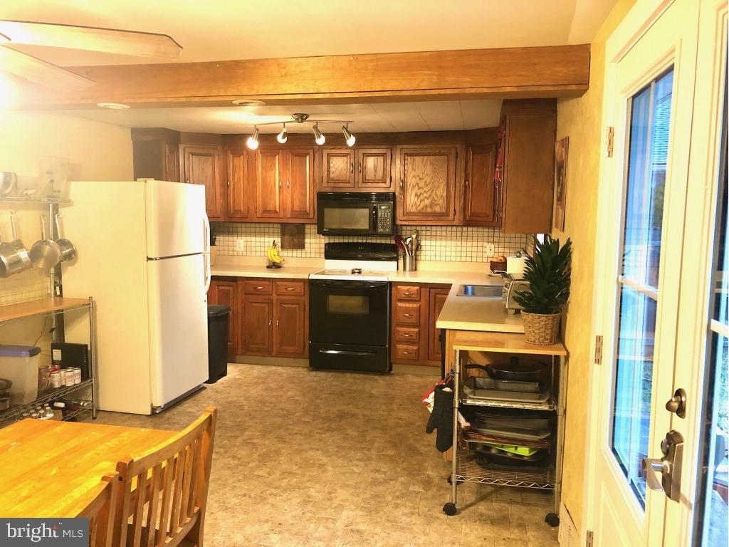 307 Madison Road Willow Grove, PA 19090 - Photo 3 of 18 Gallery Image 3