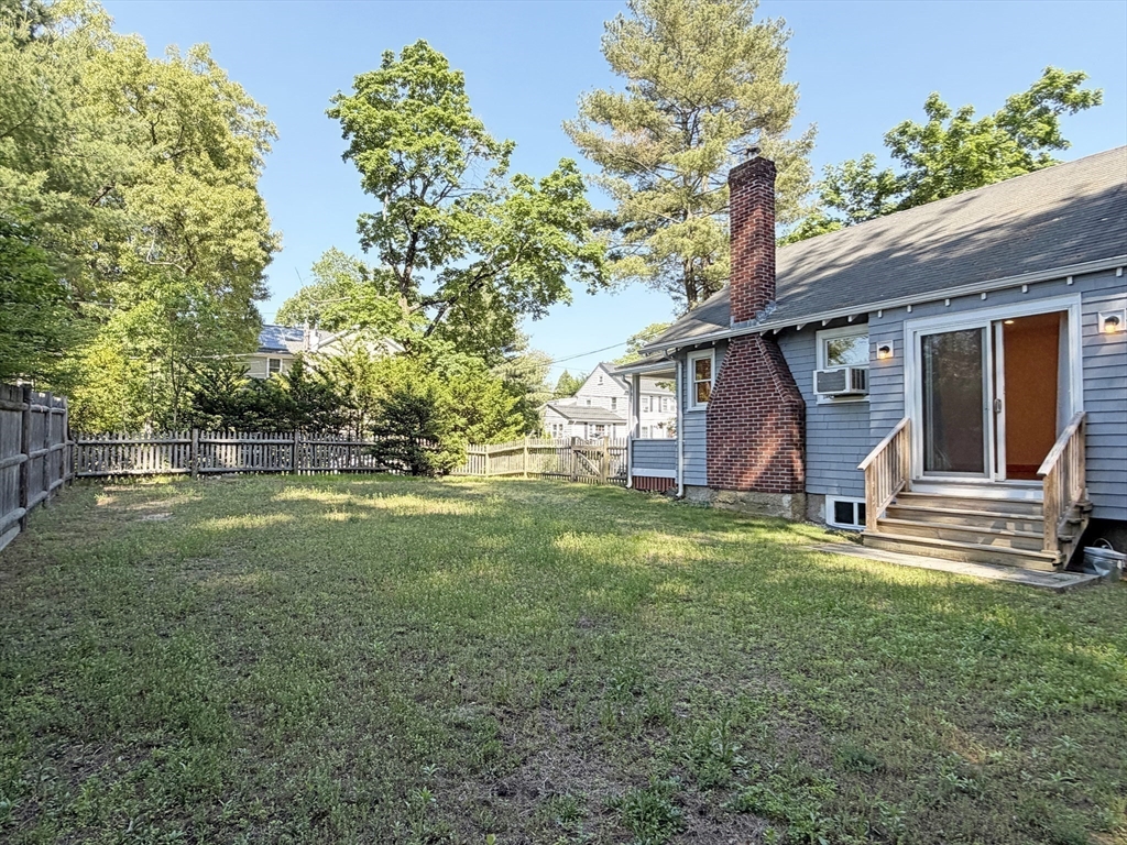 63 Pierrepont Road Newton, MA 02462 - Photo 15 of 17