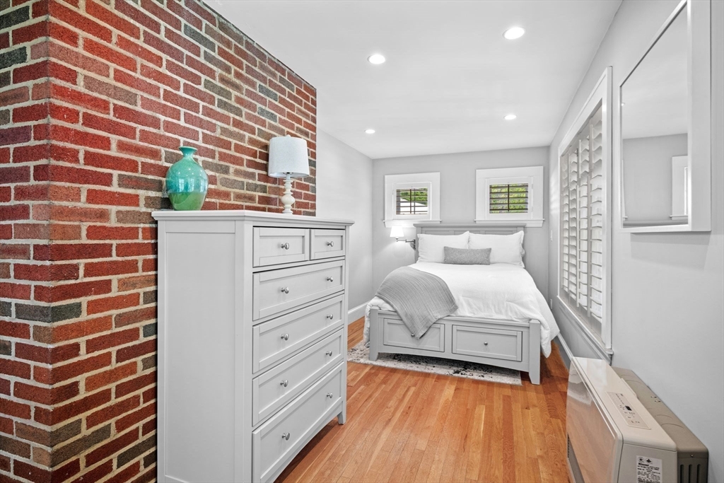 18 Pickwick Road Marblehead, MA 01945 - Photo 9 of 30