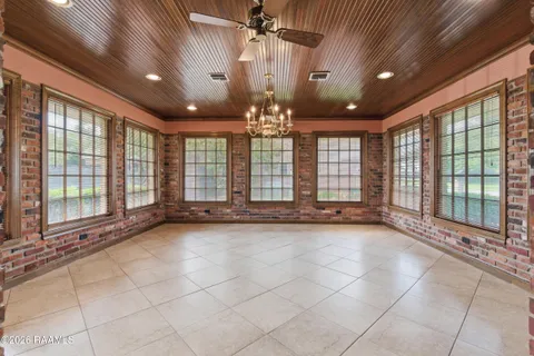 $525,000 | 542 Robert Lee Circle, Lafayette, LA 70506