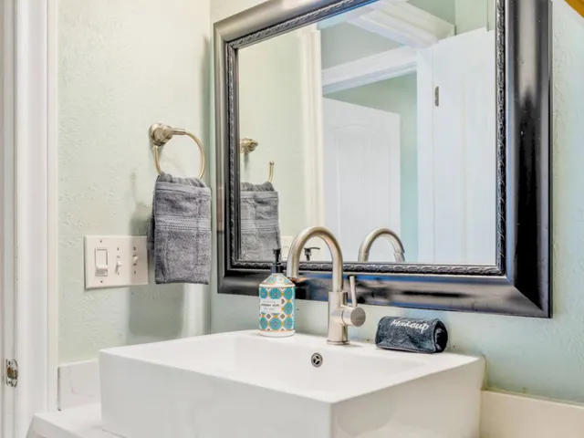 $3,375 | 986 Bahama Drive, Crystal Beach, TX 77650