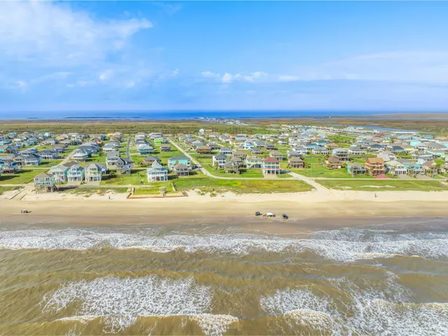 $3,375 | 986 Bahama Drive, Crystal Beach, TX 77650