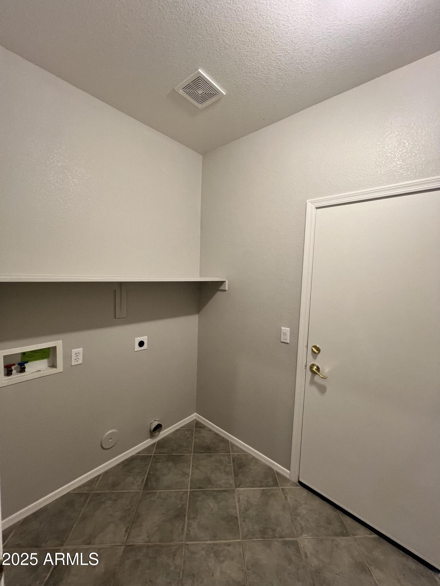 20582 North 92nd Lane Peoria, AZ 85382 - Photo 13 of 30 a view of an empty room