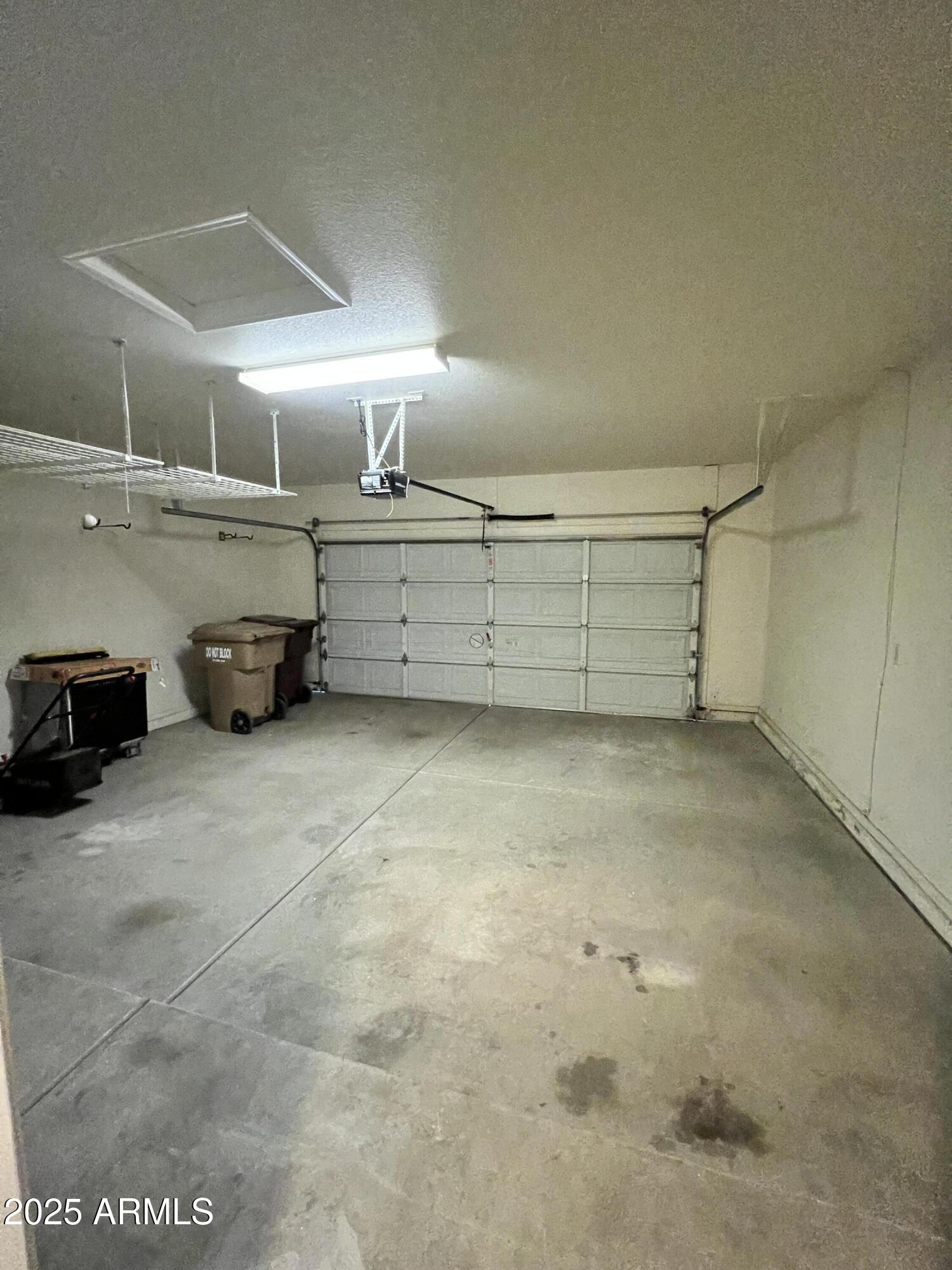 20582 North 92nd Lane Peoria, AZ 85382 - Photo 14 of 30 a view of a garage