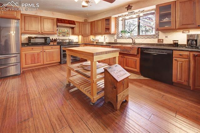 14330 Vollmer Road Colorado Springs, CO 80908 - Photo 6 of 21 Gallery Image 6