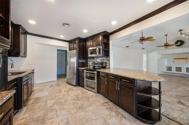 $369,900 | 627 Palmore Court, Lakeland, FL 33813