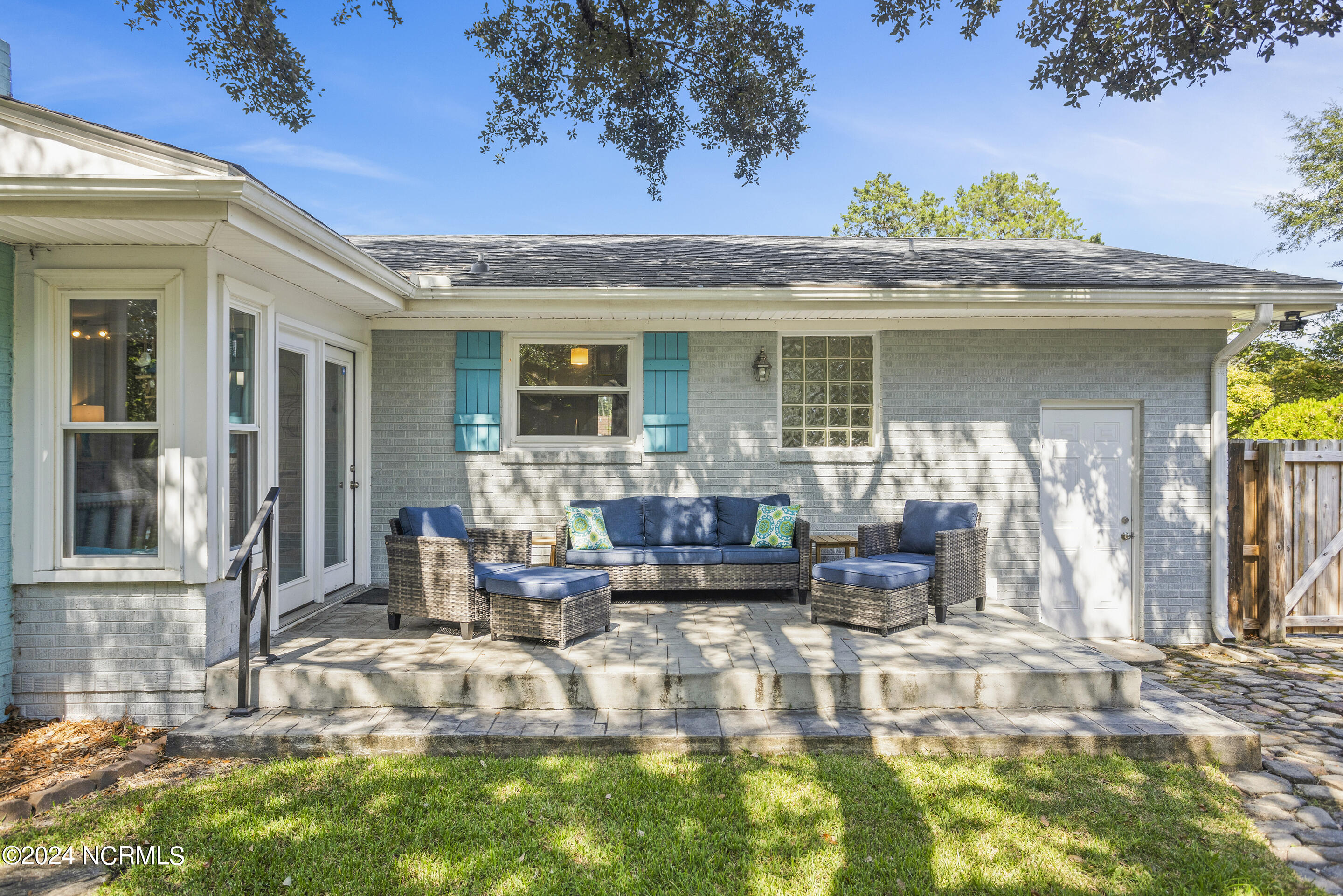3926 Edgewood Road Wilmington, NC 28403 - Photo 16 of 47 3926 Edgewood Patio 2