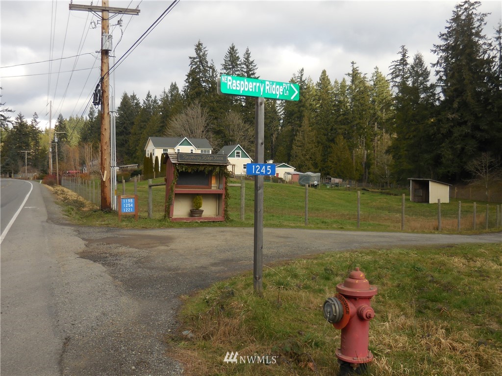 1211- Northeast Raspberry Ridge Lane Poulsbo, WA 98370 - Photo 27 of 34 Gallery Image 27