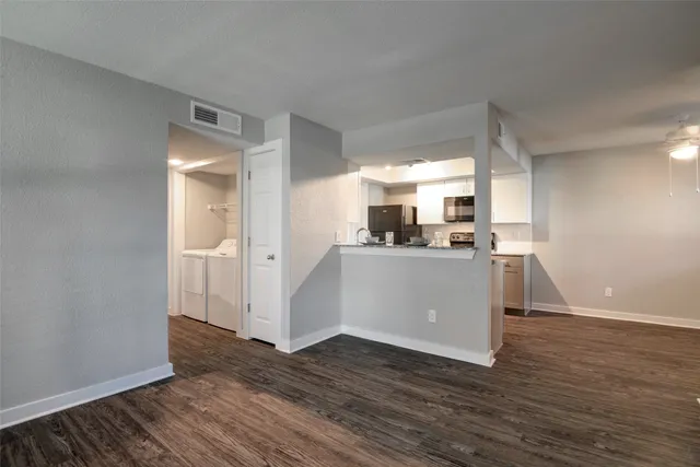 $1,345 | 8787 Hammerly Boulevard, Unit 325, Houston, TX 77080