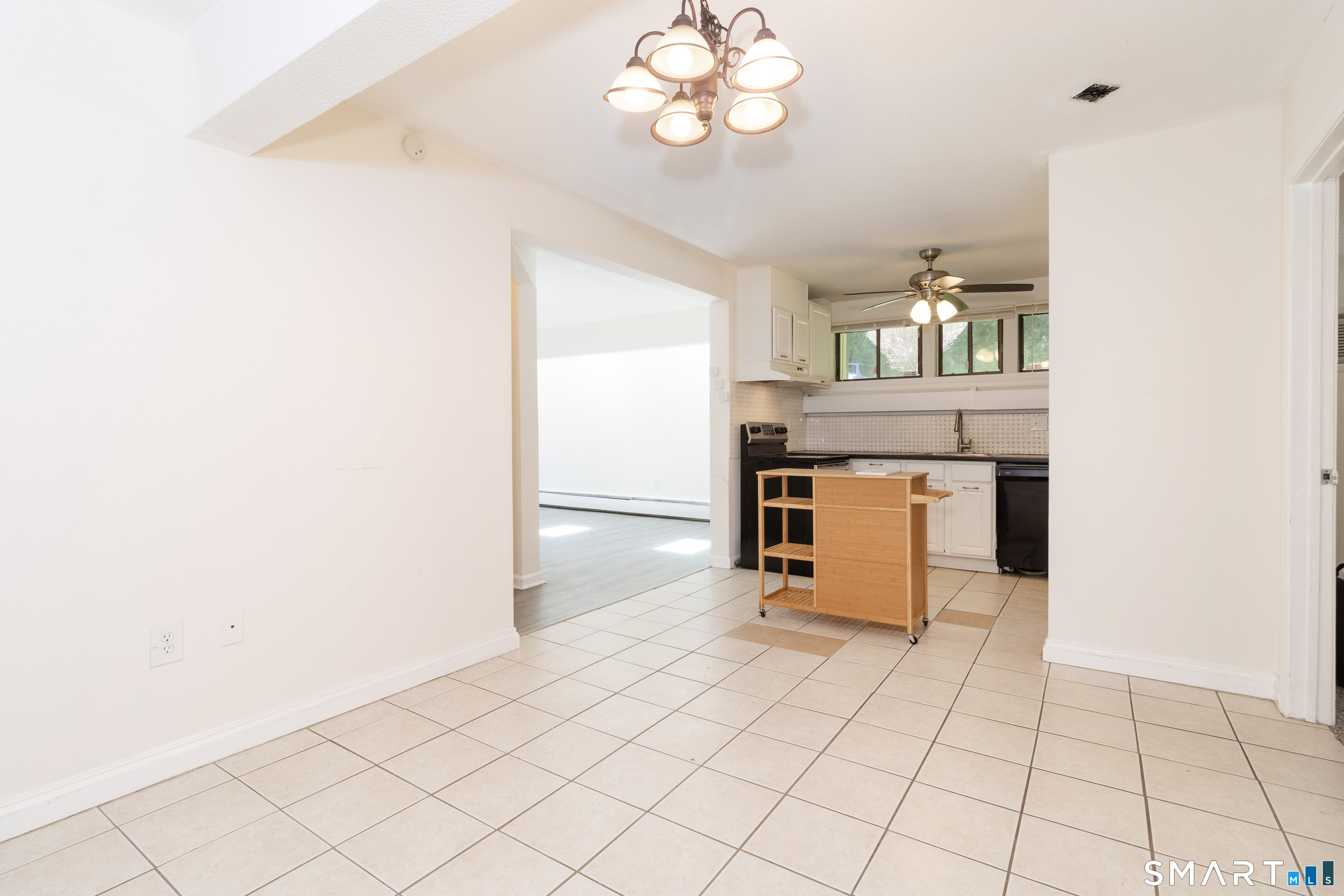 175 Mill Pond Road, Unit 101 Hamden, CT 06514 - Photo 3 of 18