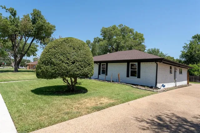 $425,000 | 3200 Hilltop Lane, Plano, TX 75075