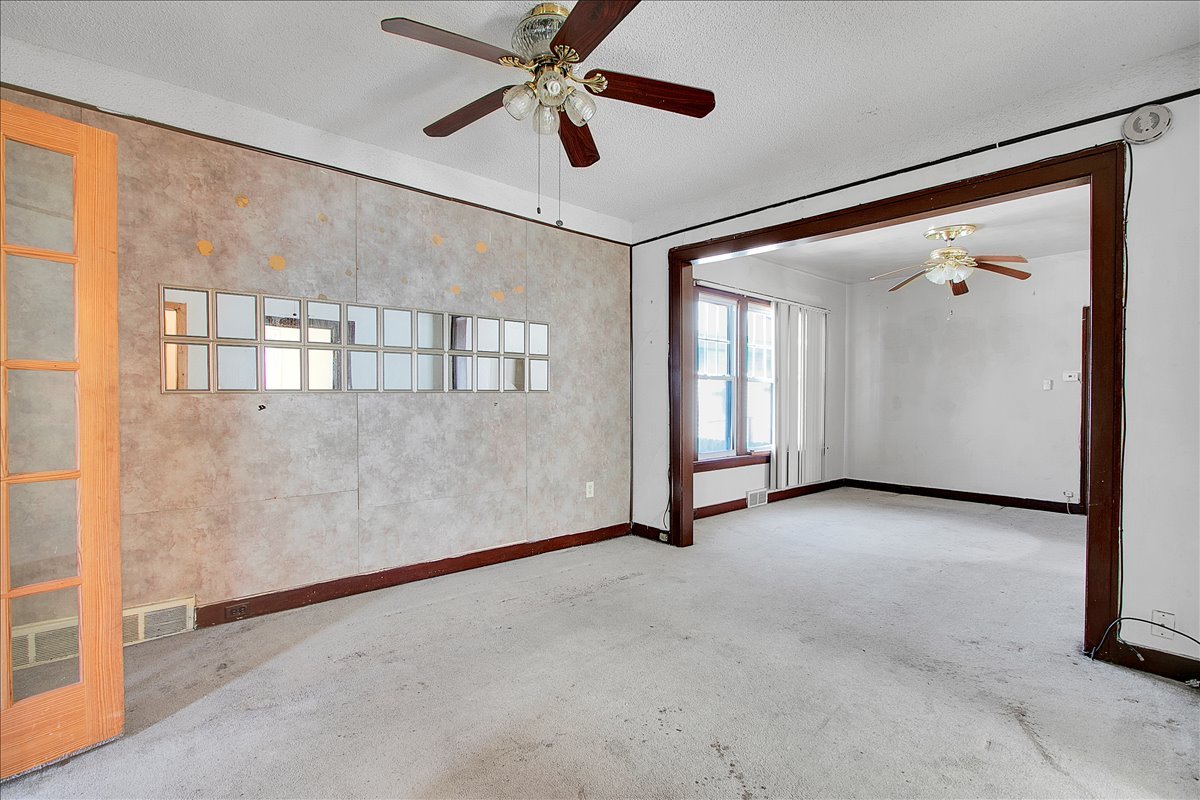 321 West 114th Street Chicago, IL 60628 - Photo 2 of 30