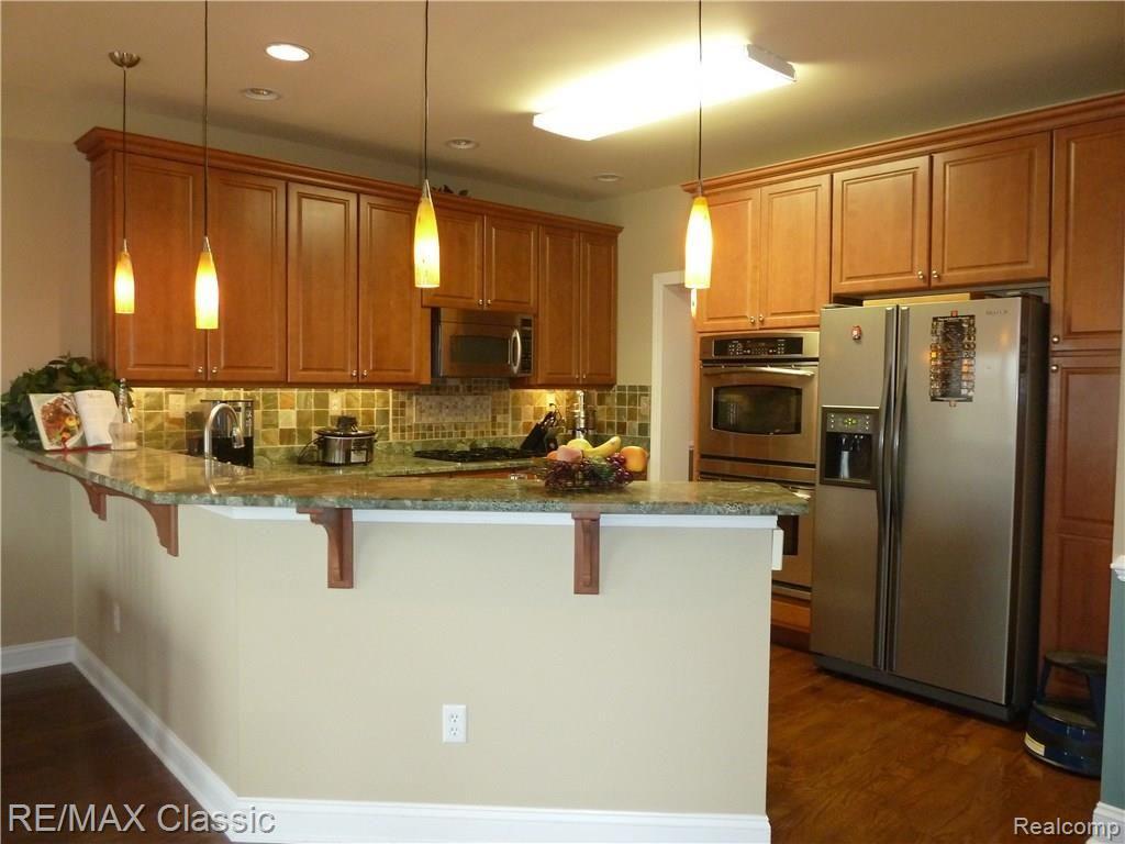 24825 Reeds Pointe Drive, Unit 27 Novi, MI 48374 - Photo 17 of 60 P1040687.JPG