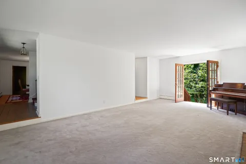 $899,000 | 170 Sky Meadow Drive, Stamford, CT 06903