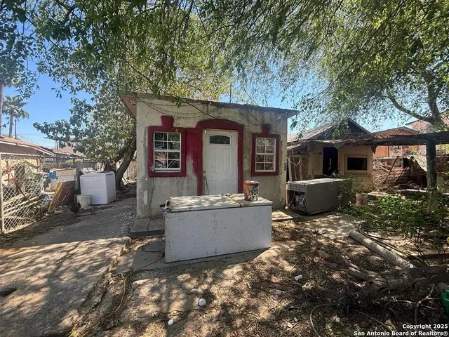 $63,000 | 2206 Smith Street, Laredo, TX 78046